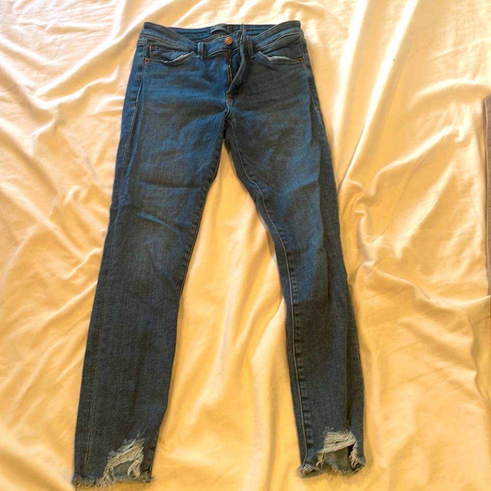 Abercrombie & Fitch Jeans. A&F. Size 25/size 0. Distressed hems/ankles.